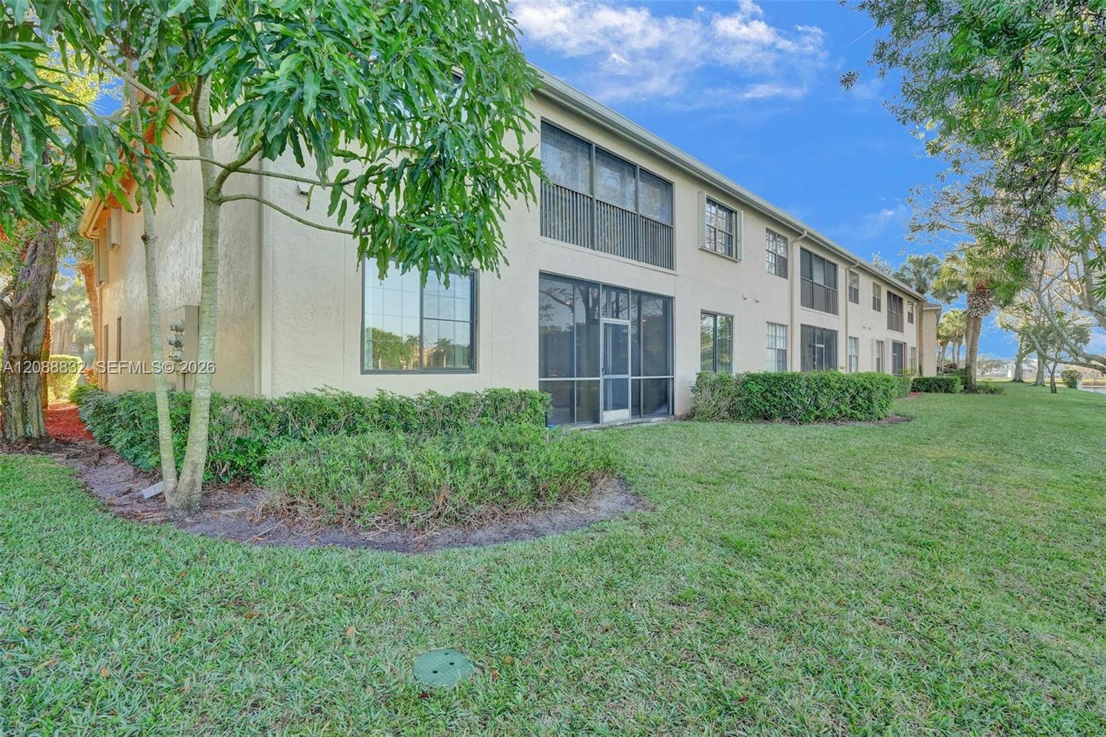 6765 Montego Bay Boulevard E Property Photo 6