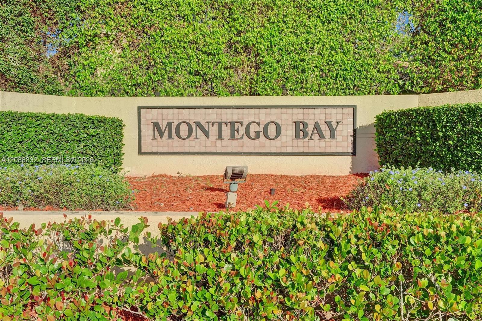 6765 Montego Bay Boulevard E Property Photo 12