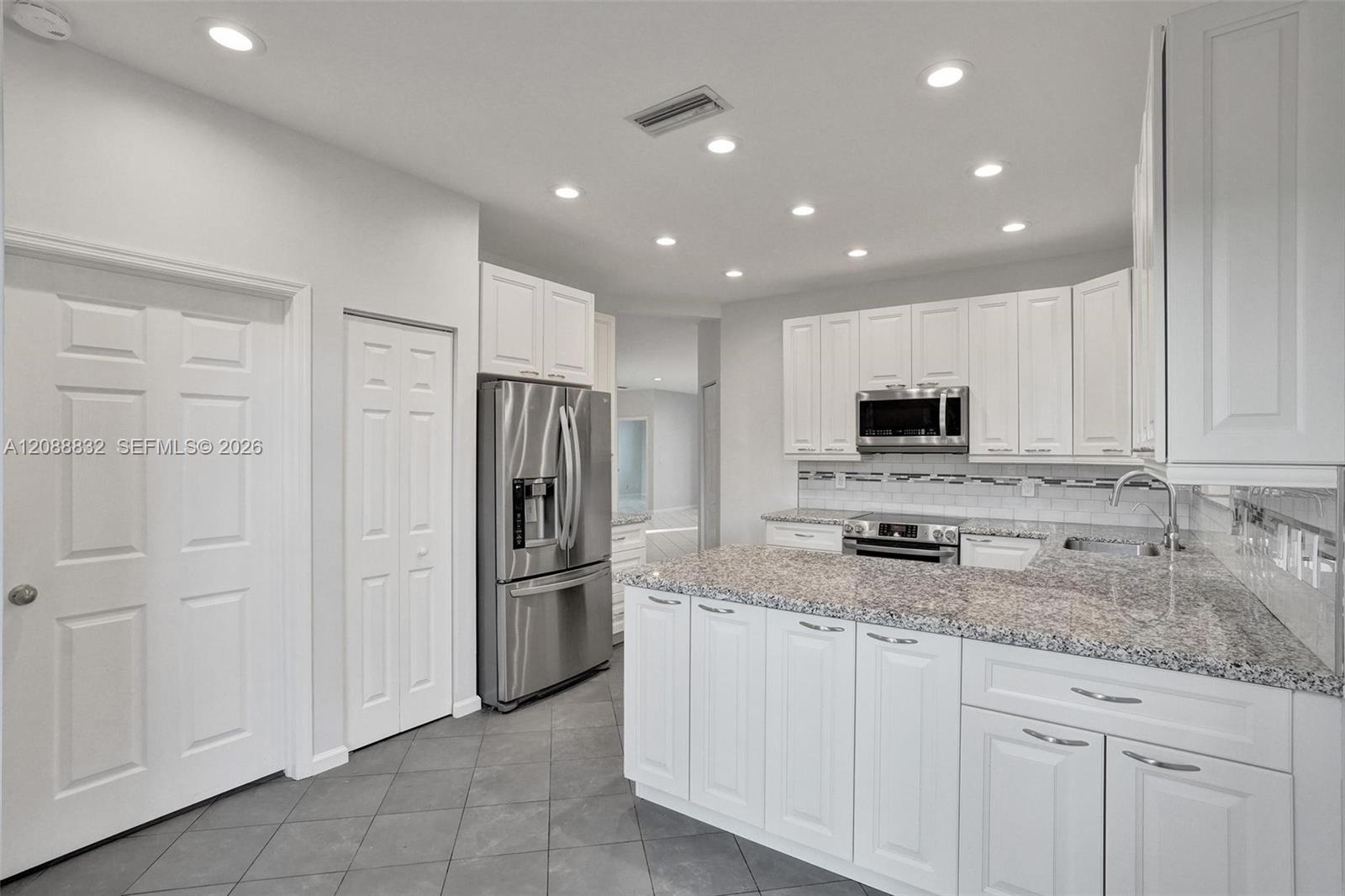 6765 Montego Bay Boulevard E Property Photo 21