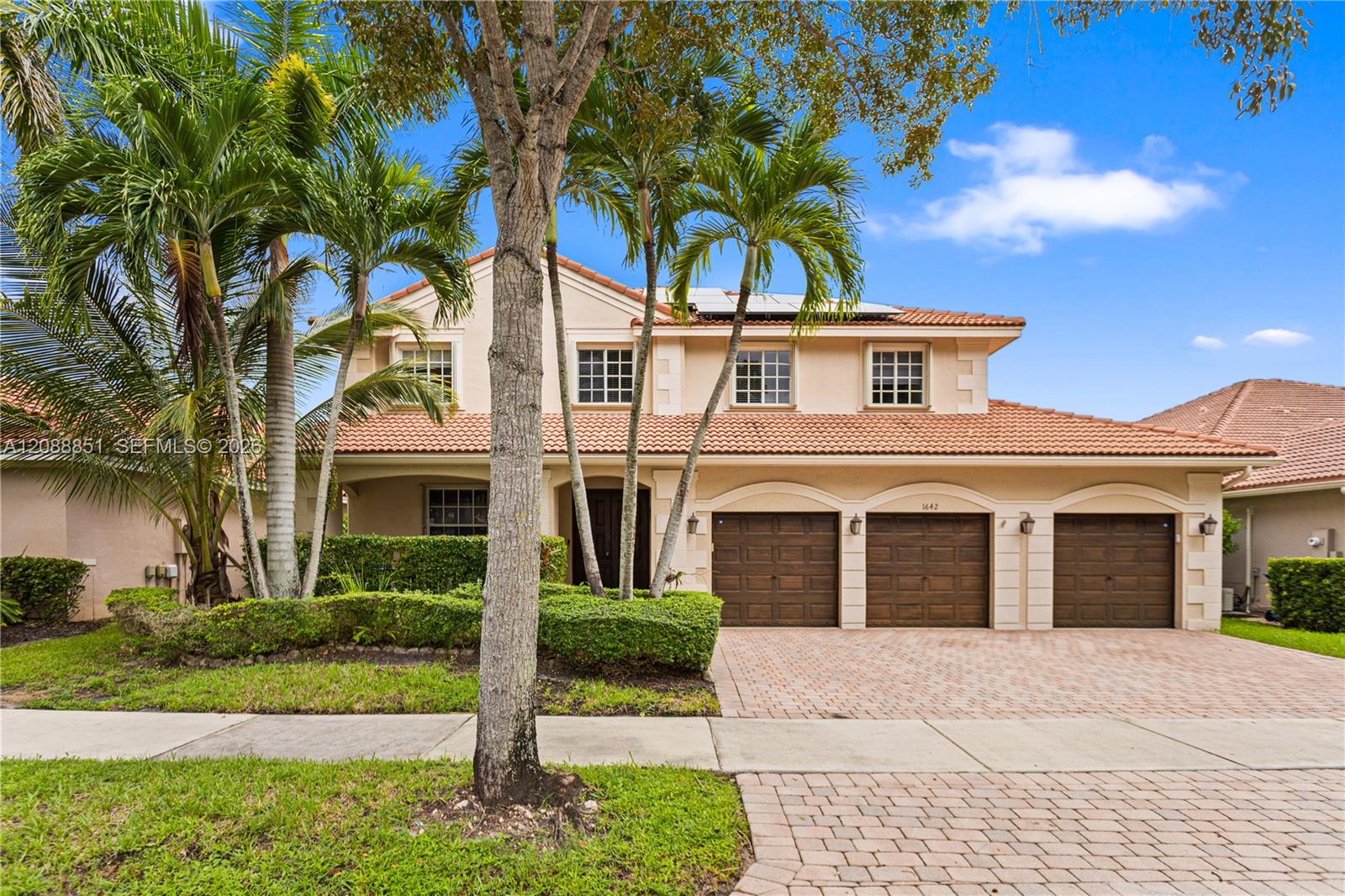 1642 Blue Jay Circle Property Photo 1