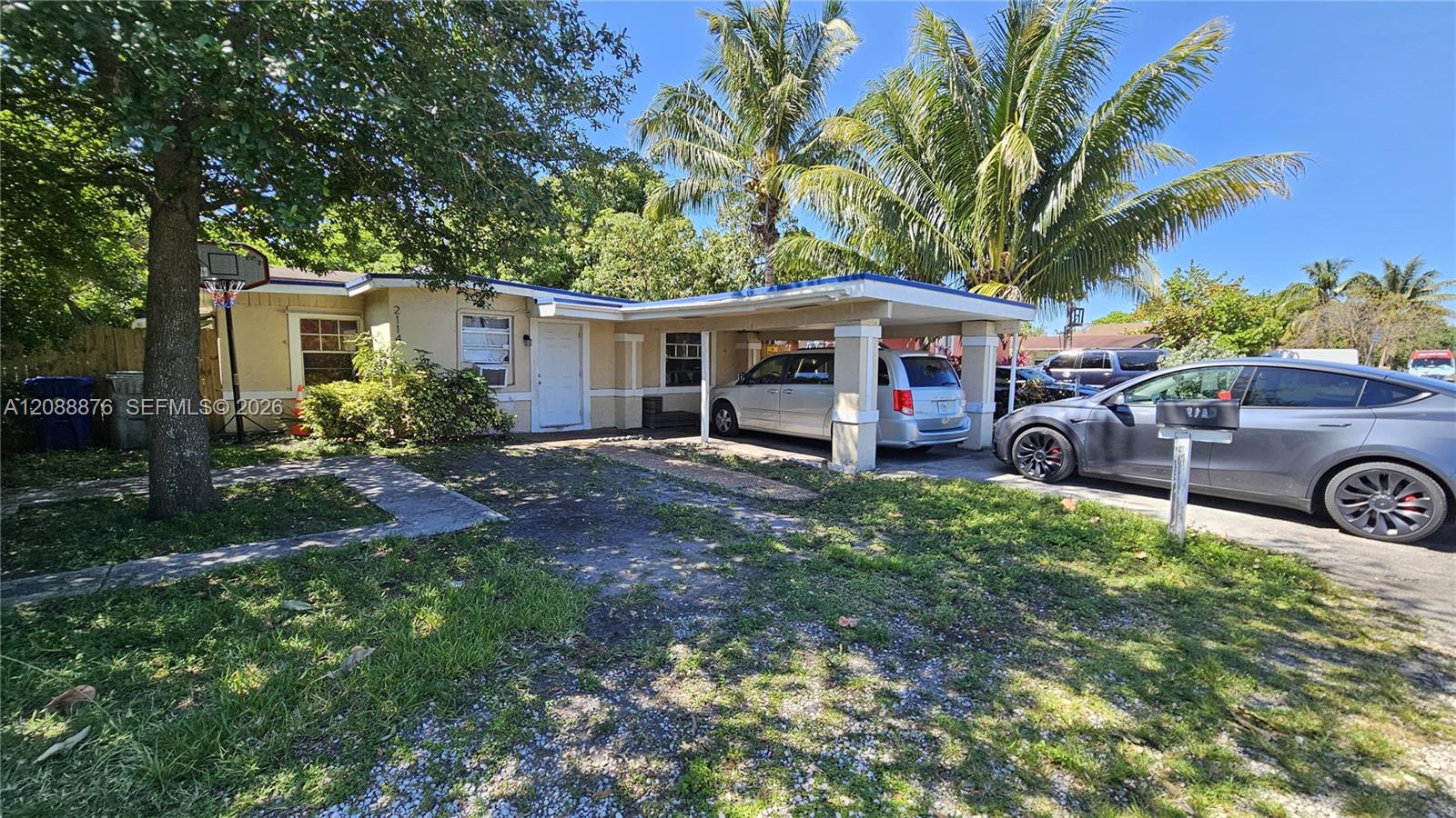 2114 Nw 5th Street Property Photo 1