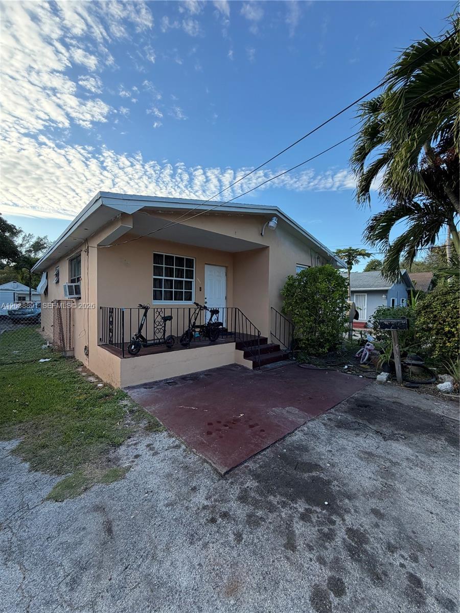 8848 Nw 5th Avenue Property Photo 1
