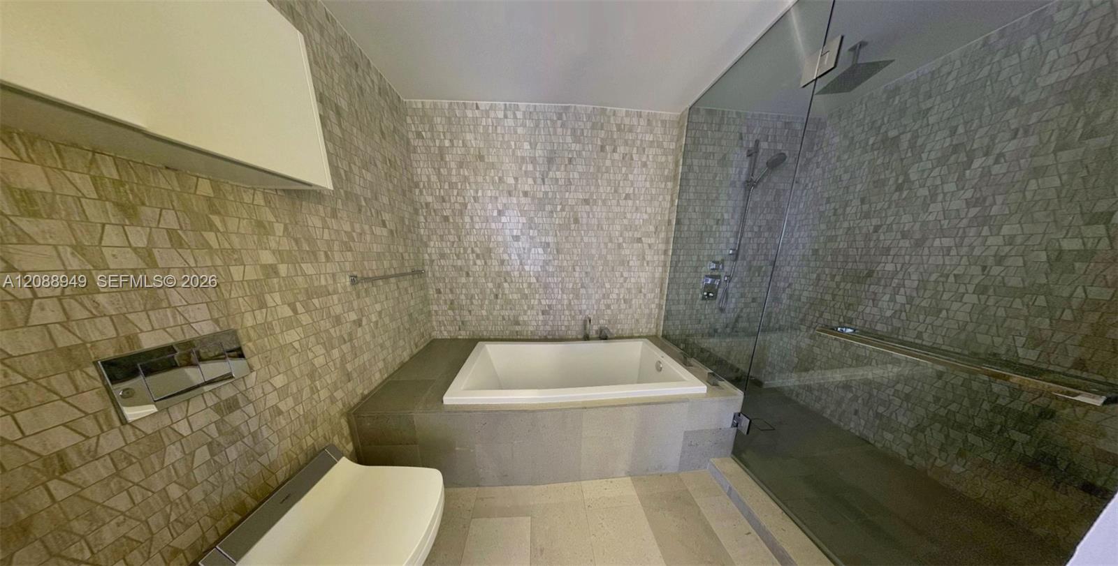 88 Sw 7th Street 1711 Property Photo 16