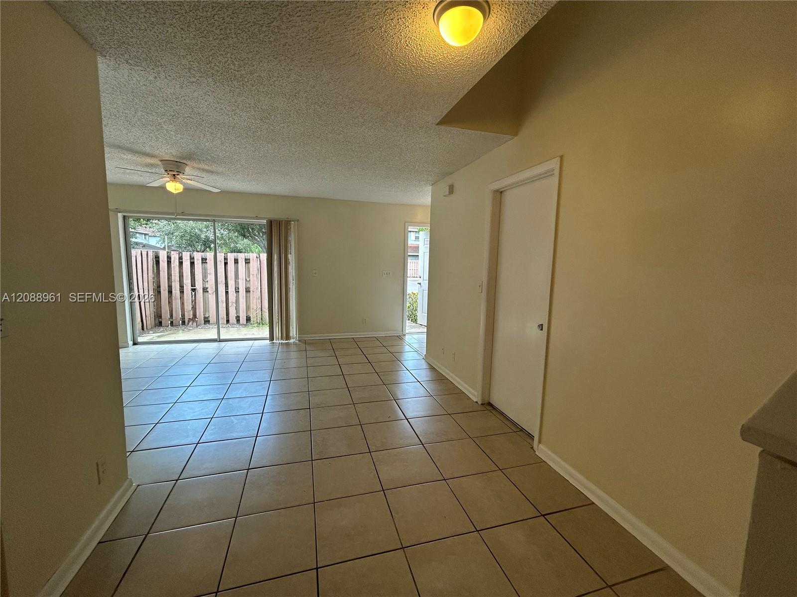 910 E Cypress Way E Property Photo 8