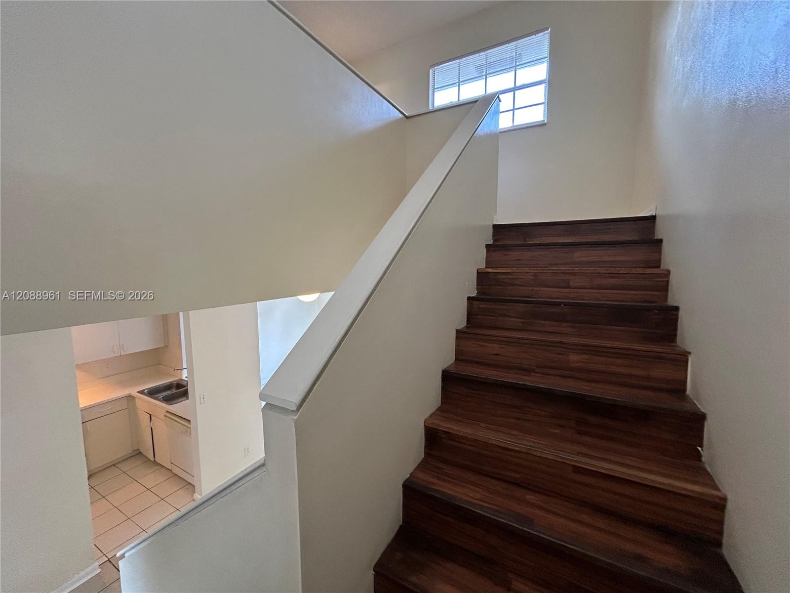 910 E Cypress Way E Property Photo 9