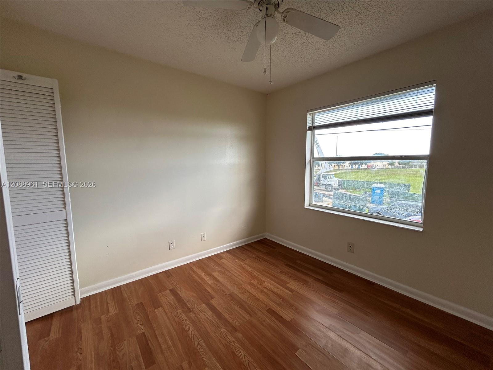 910 E Cypress Way E Property Photo 13