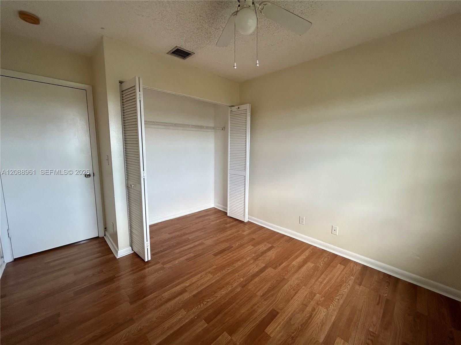 910 E Cypress Way E Property Photo 14