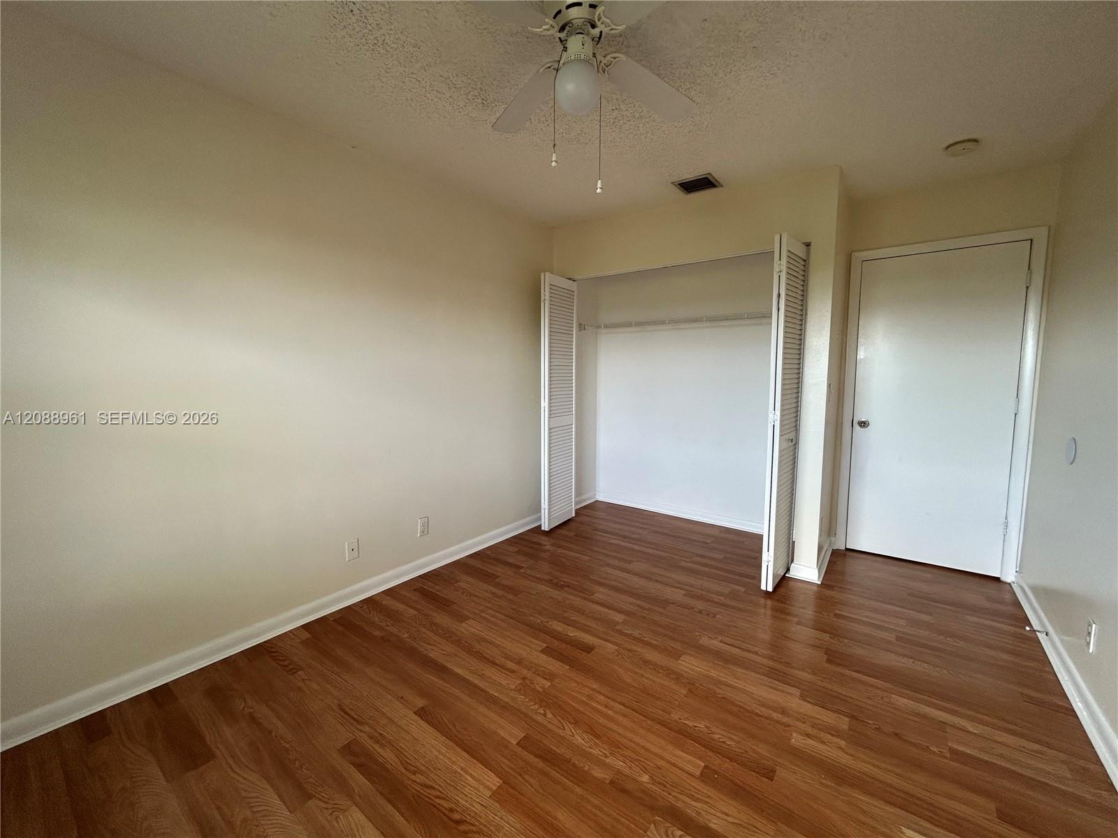 910 E Cypress Way E Property Photo 15