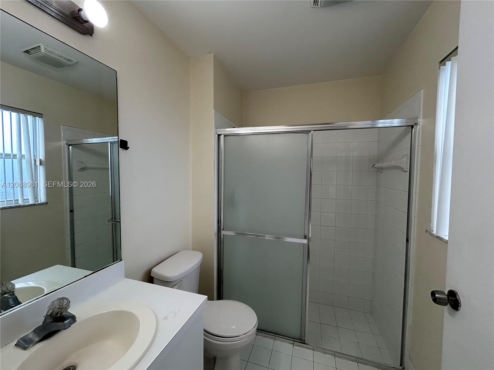 910 E Cypress Way E Property Photo 16