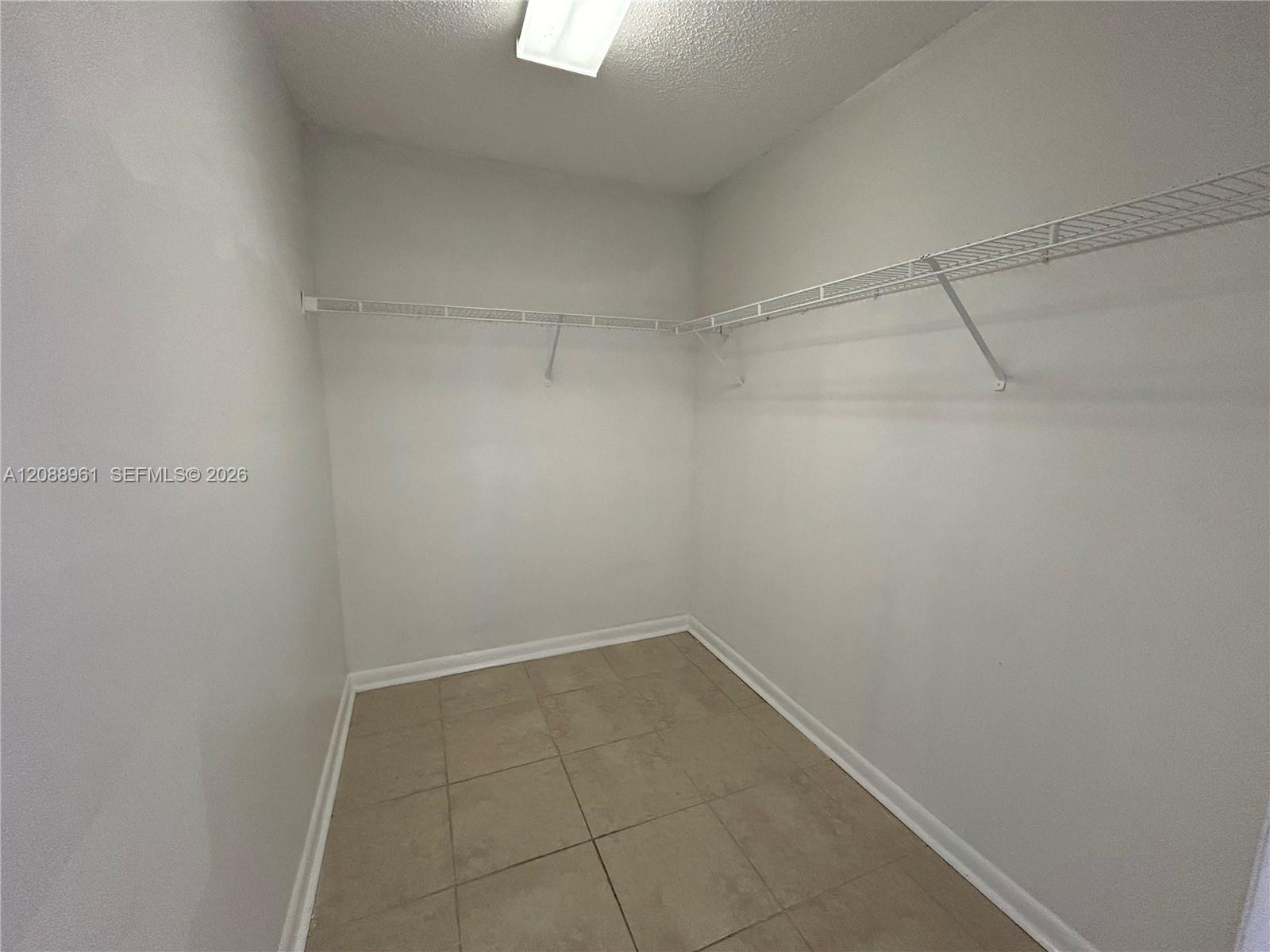 910 E Cypress Way E Property Photo 19