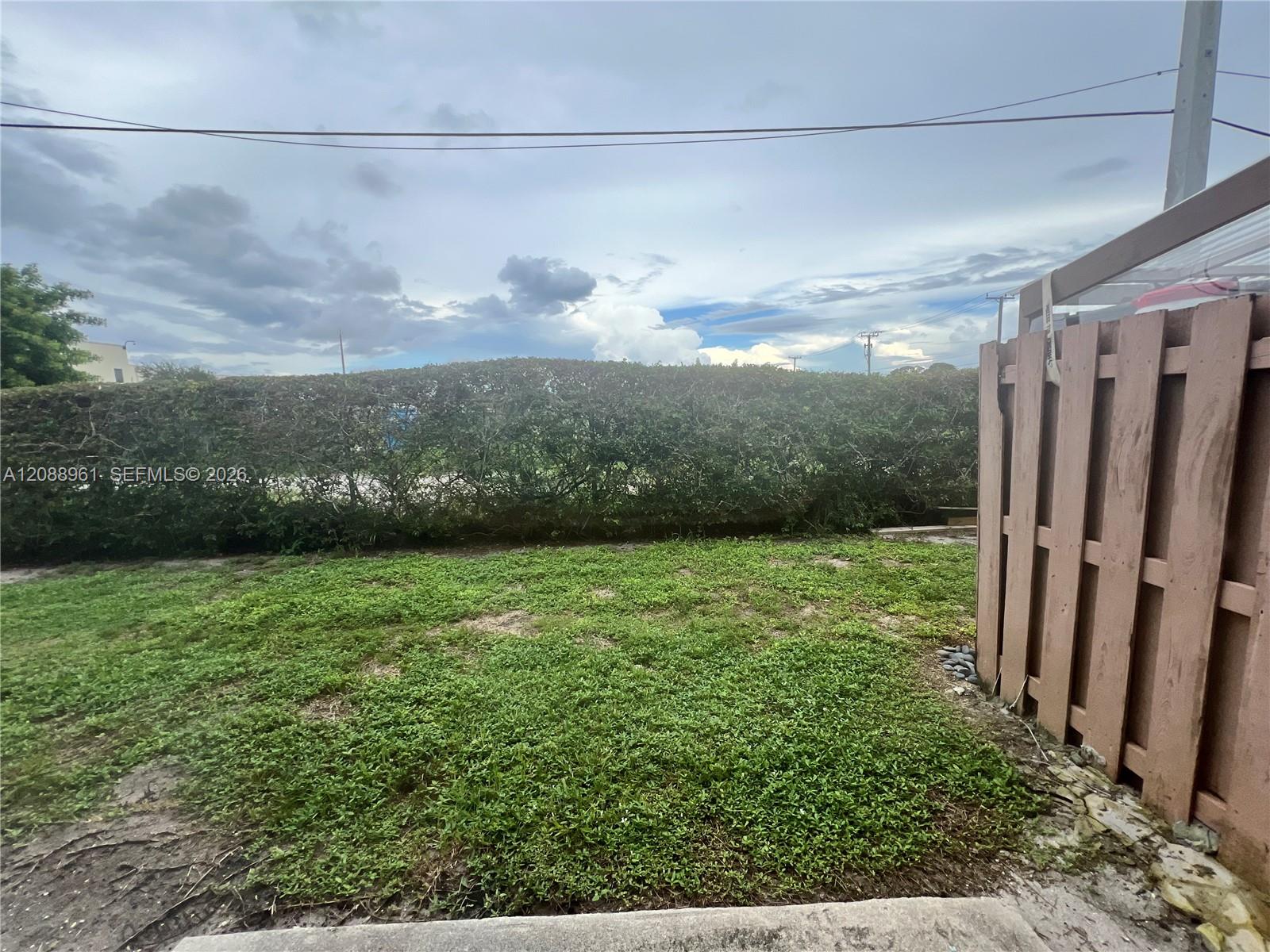 910 E Cypress Way E Property Photo 22