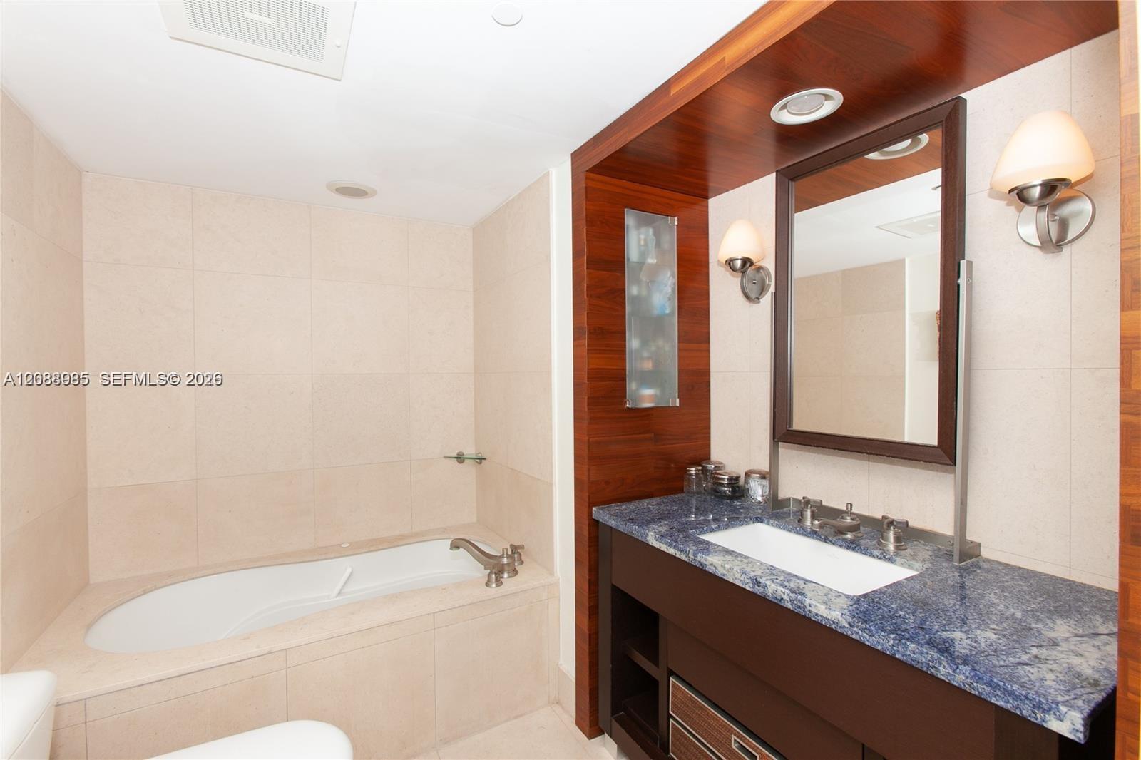 6801 Collins Avenue 1202/1211 Property Photo 11
