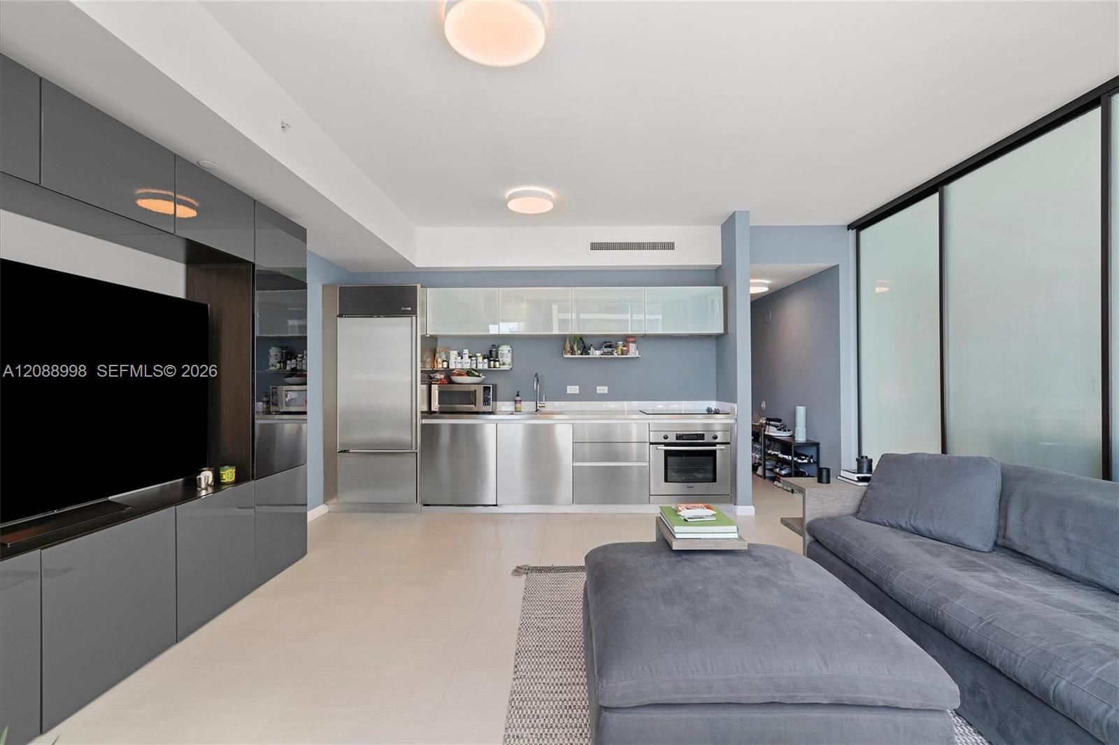 1040 Biscayne Boulevard 3908 Property Photo 6