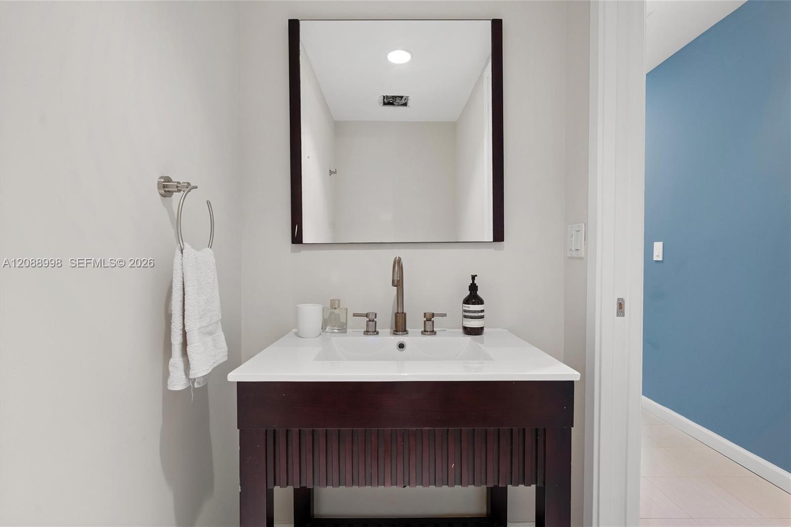1040 Biscayne Boulevard 3908 Property Photo 15