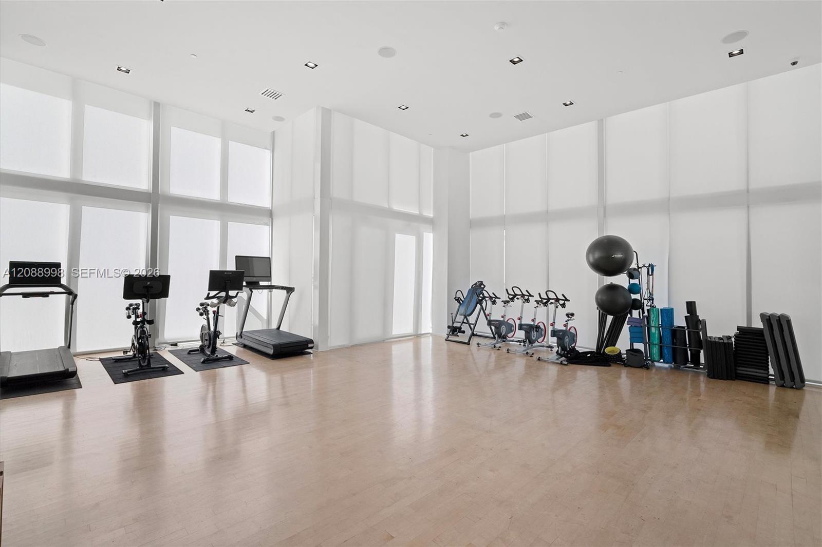 1040 Biscayne Boulevard 3908 Property Photo 23