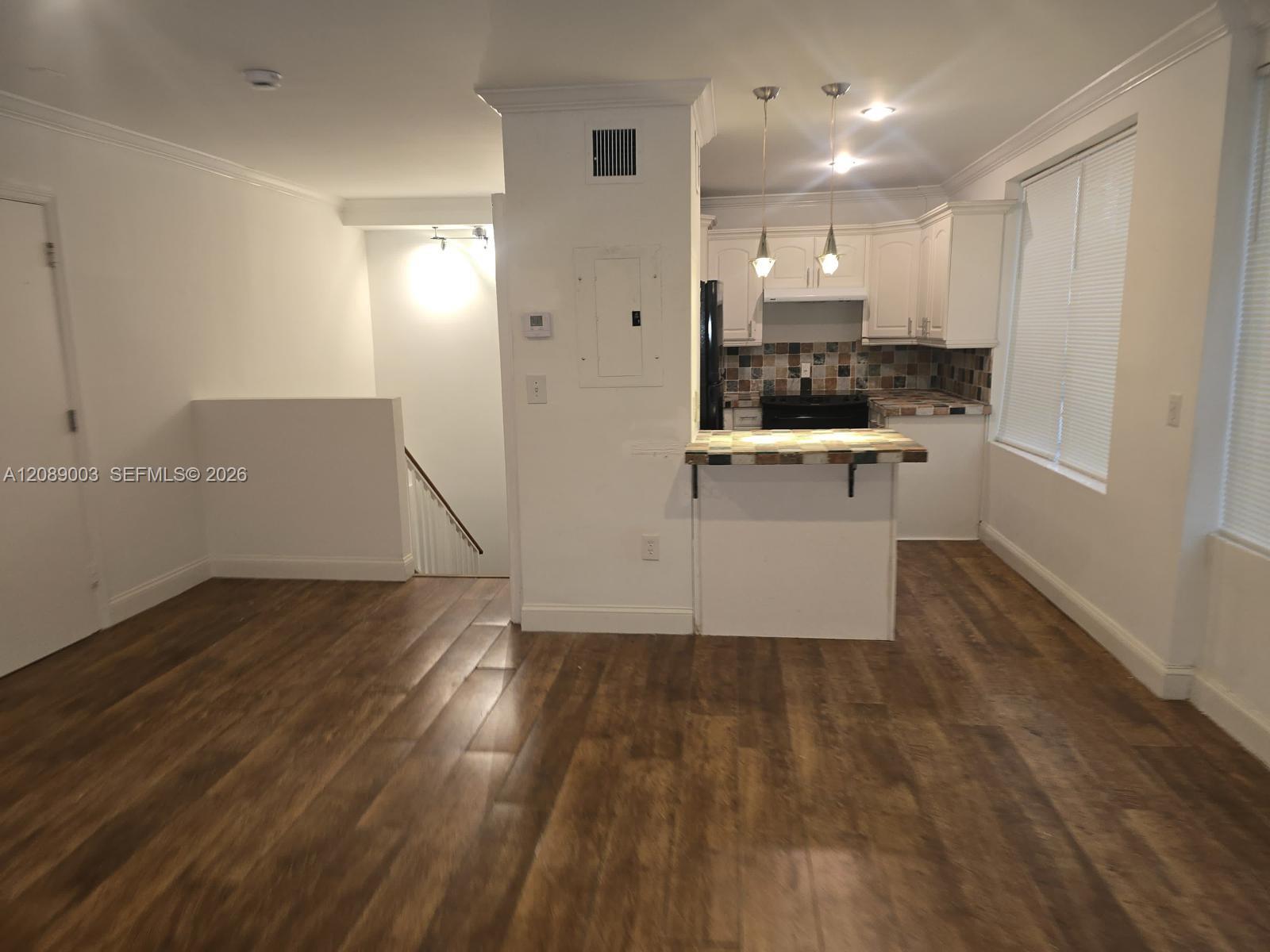 1460 Ocean Drive 201 Property Photo 3
