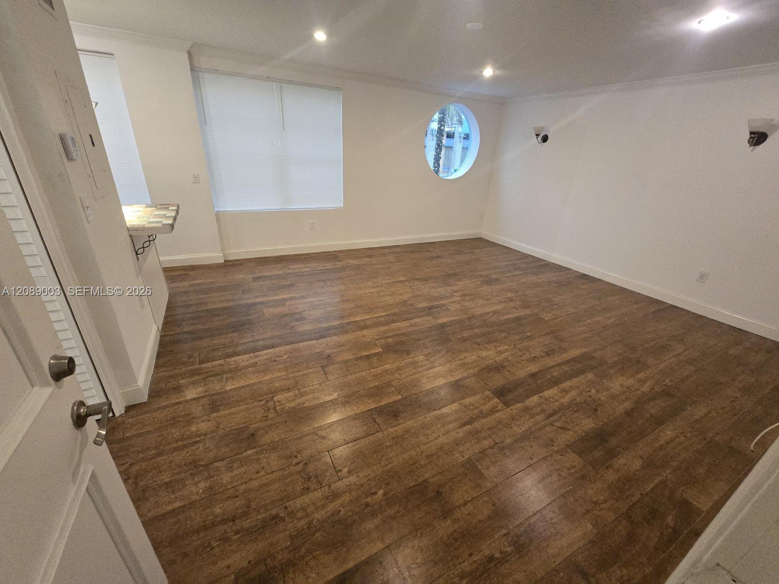 1460 Ocean Drive 201 Property Photo 5