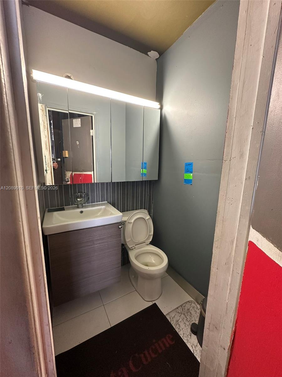 A12089010 Property Photo 2