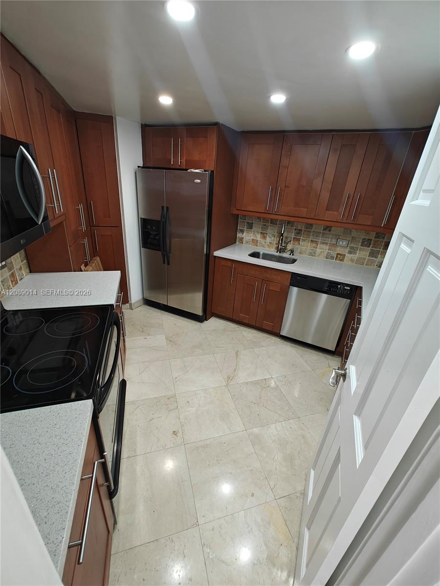 825 Brickell Bay Drive 651 Property Photo 4