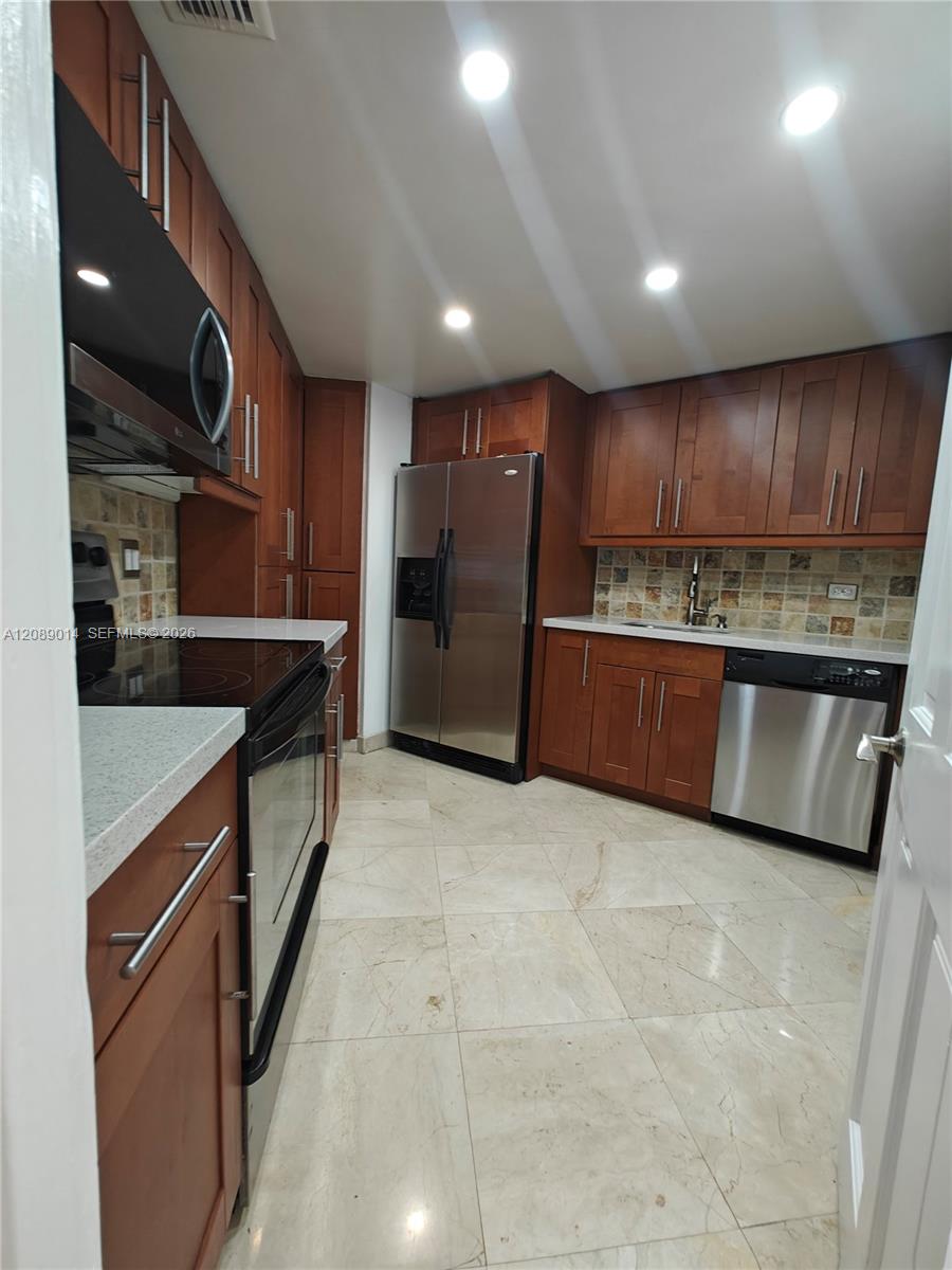 825 Brickell Bay Drive 651 Property Photo 5