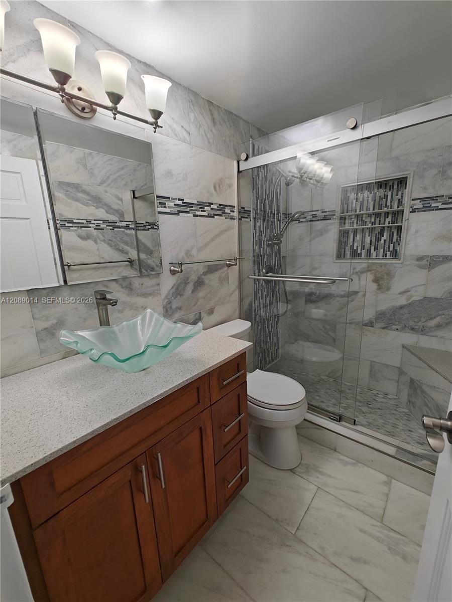 825 Brickell Bay Drive 651 Property Photo 26