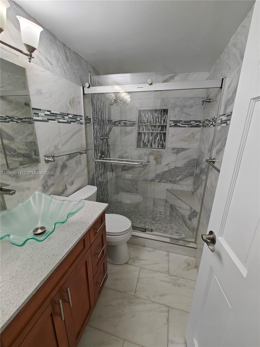 825 Brickell Bay Drive 651 Property Photo 27
