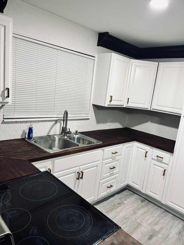 A12089036 Property Photo 38