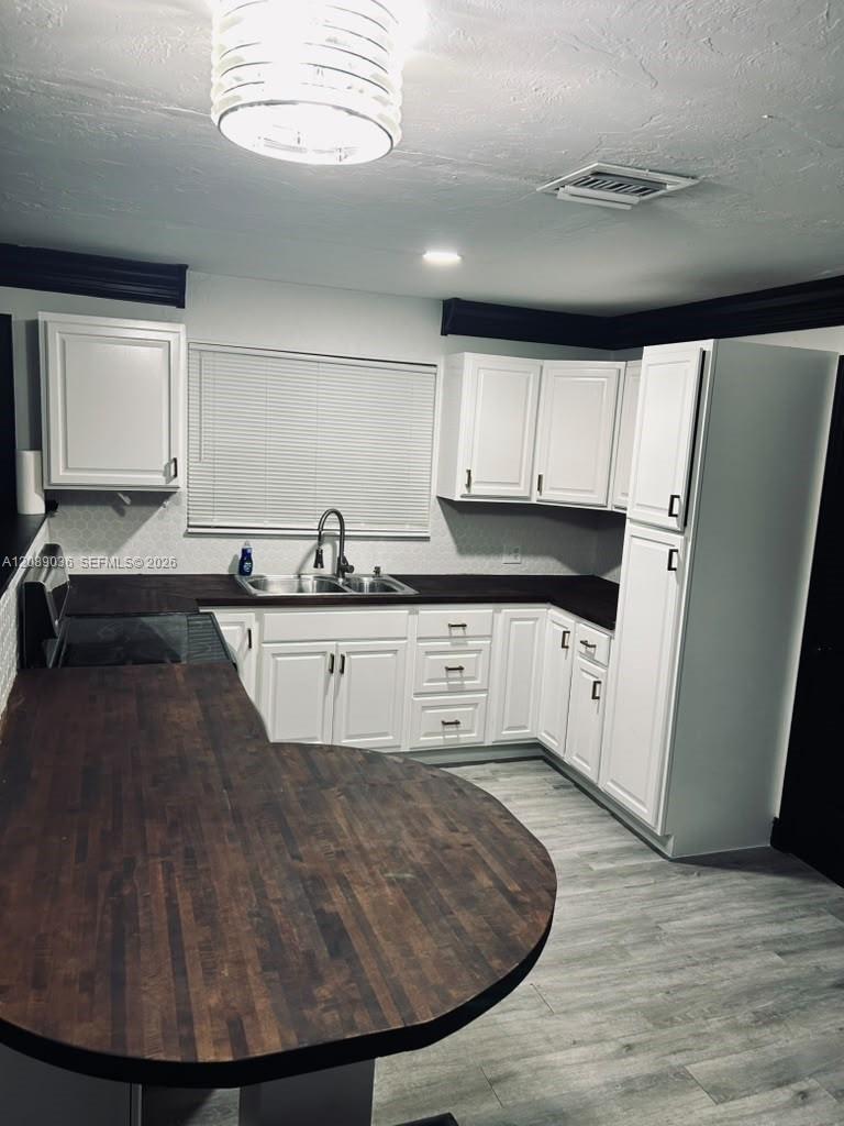 A12089036 Property Photo 39