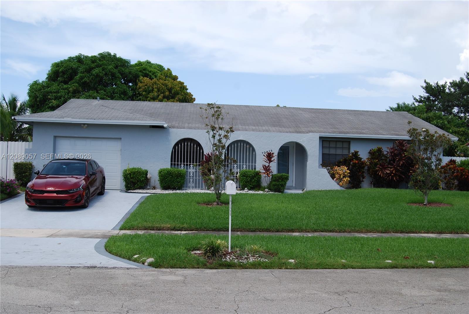10815 Sw 165th Terrace Property Photo 1