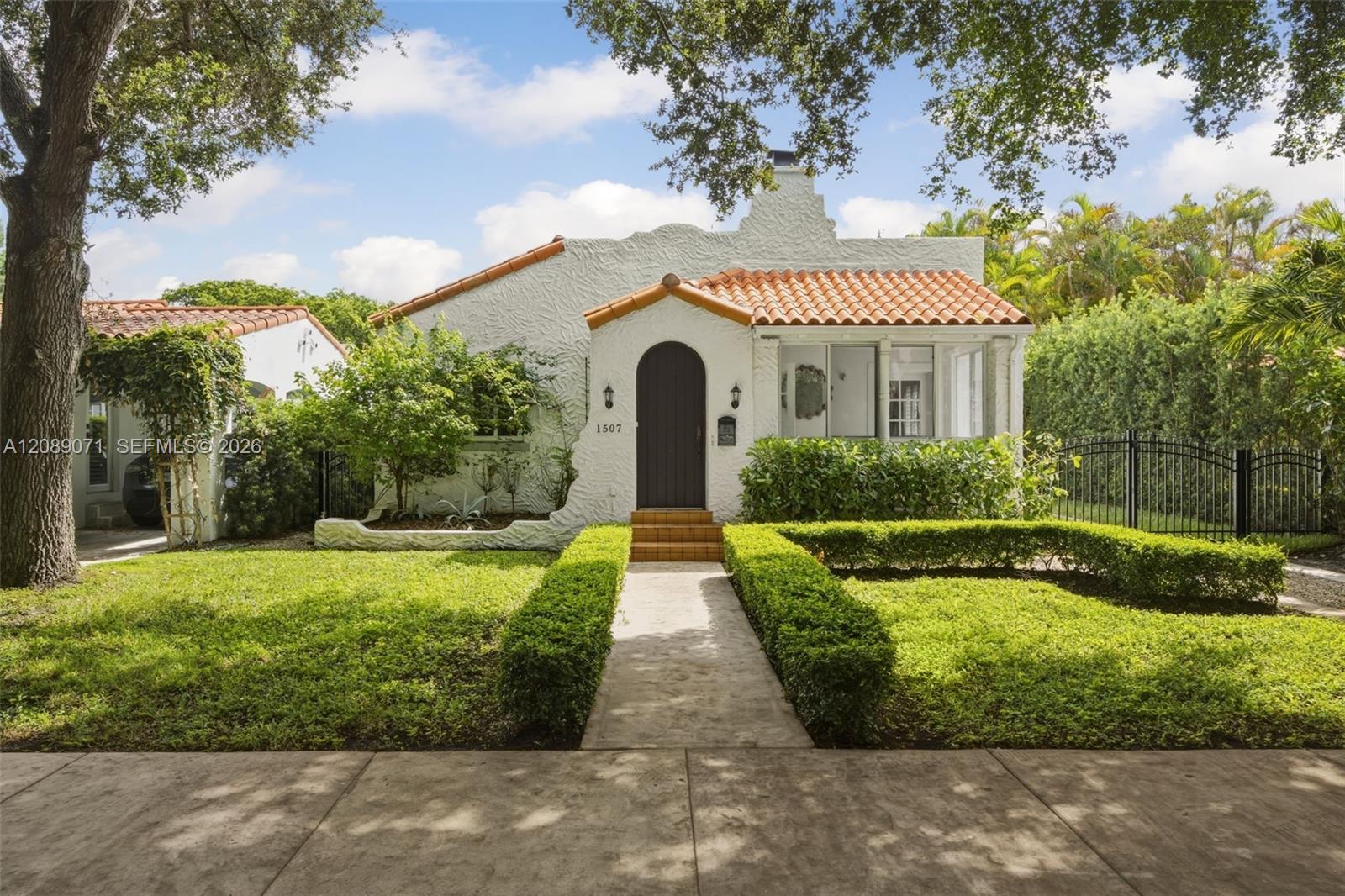 1507 Columbus Boulevard Property Photo 1