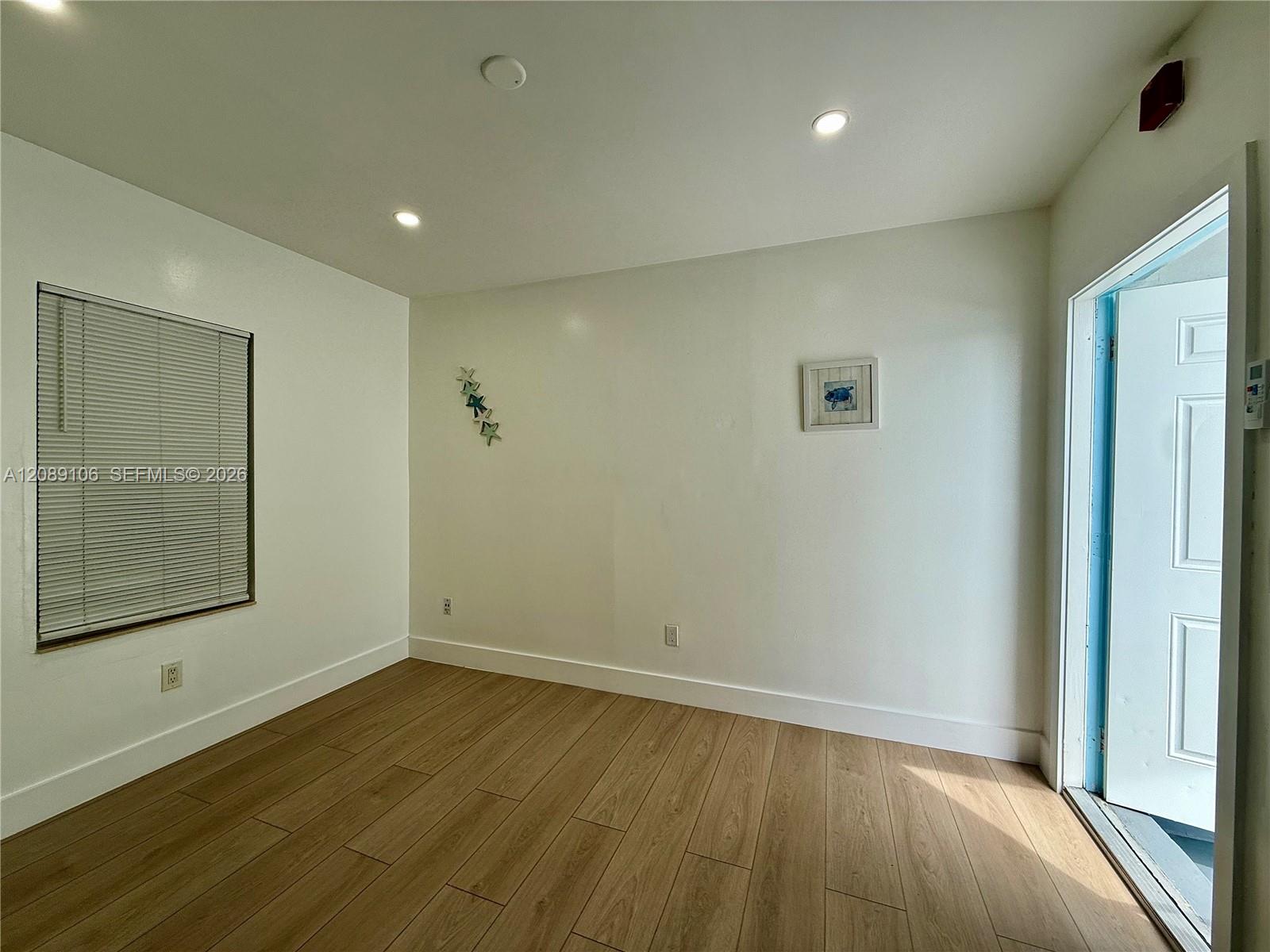 A12089106 Property Photo 4