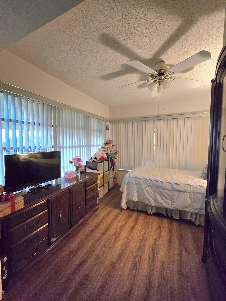 5162 Lakefront Boulevard D Property Photo 9