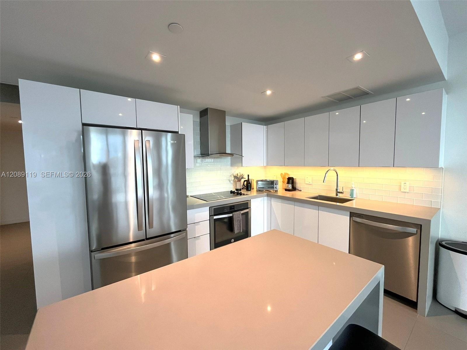1600 Ne 1st Avenue 3606 Property Photo 3