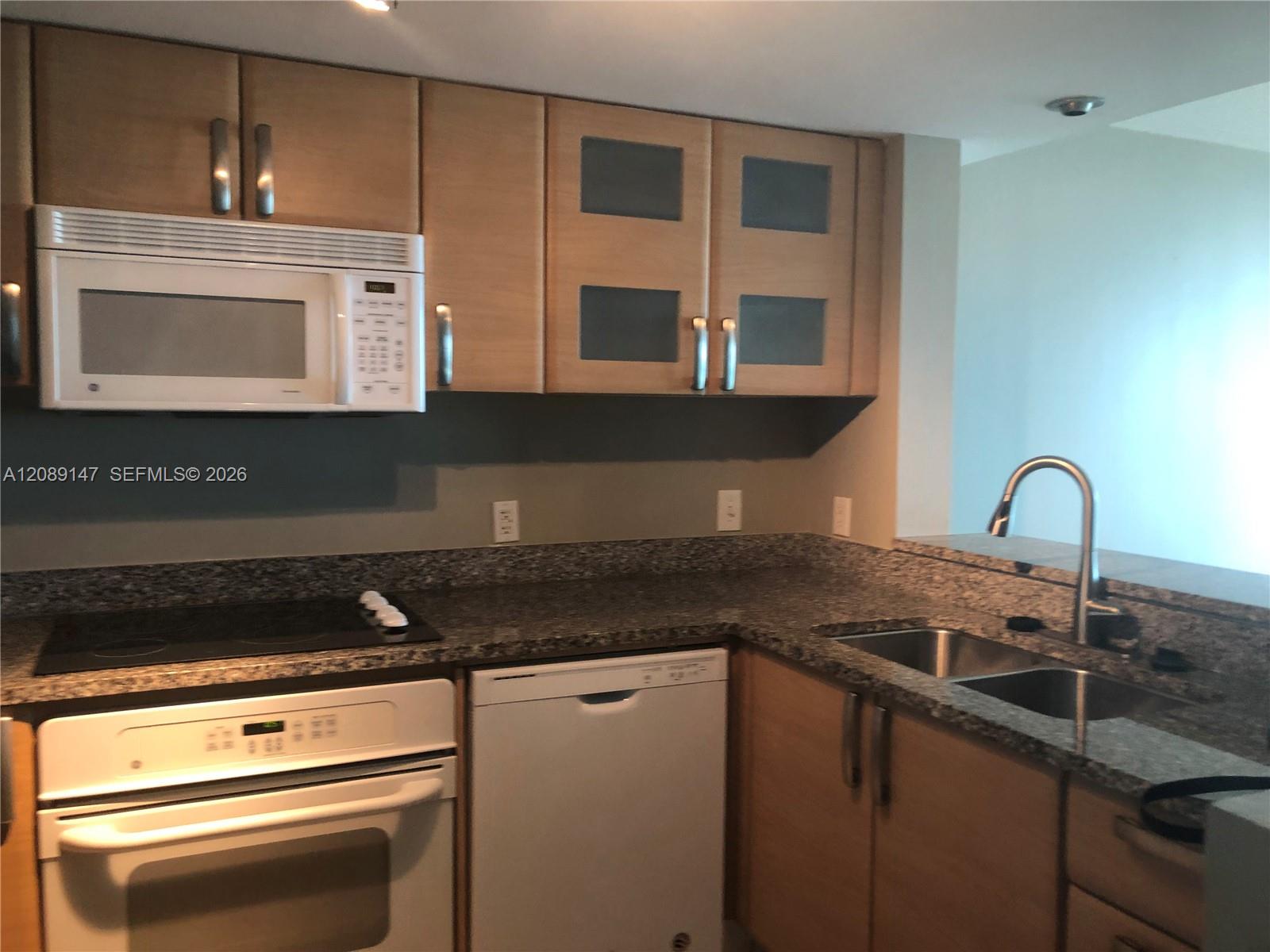 2101 Brickell Avenue 2703 Property Photo 5