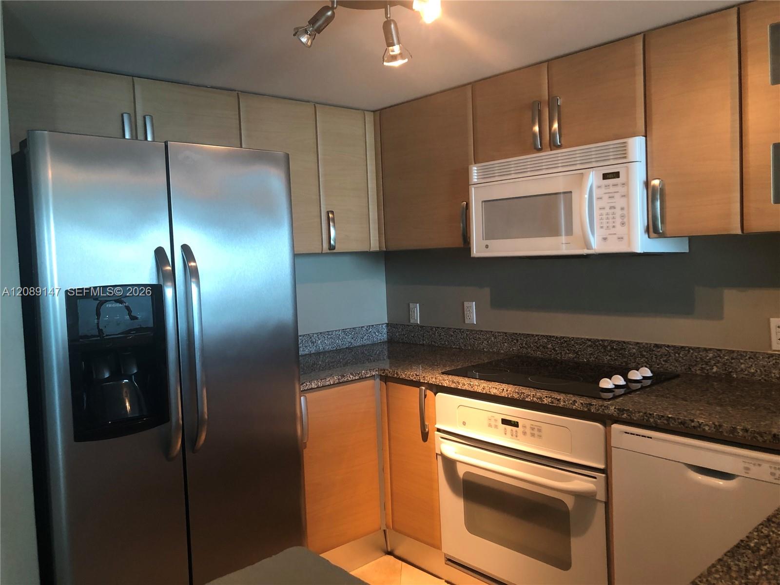 2101 Brickell Avenue 2703 Property Photo 6