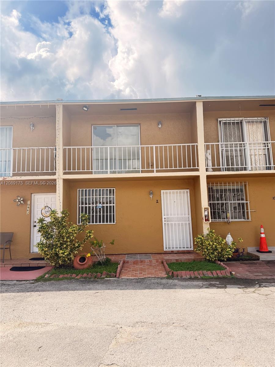 10962 SW 4th Street I2 Property Photo 1