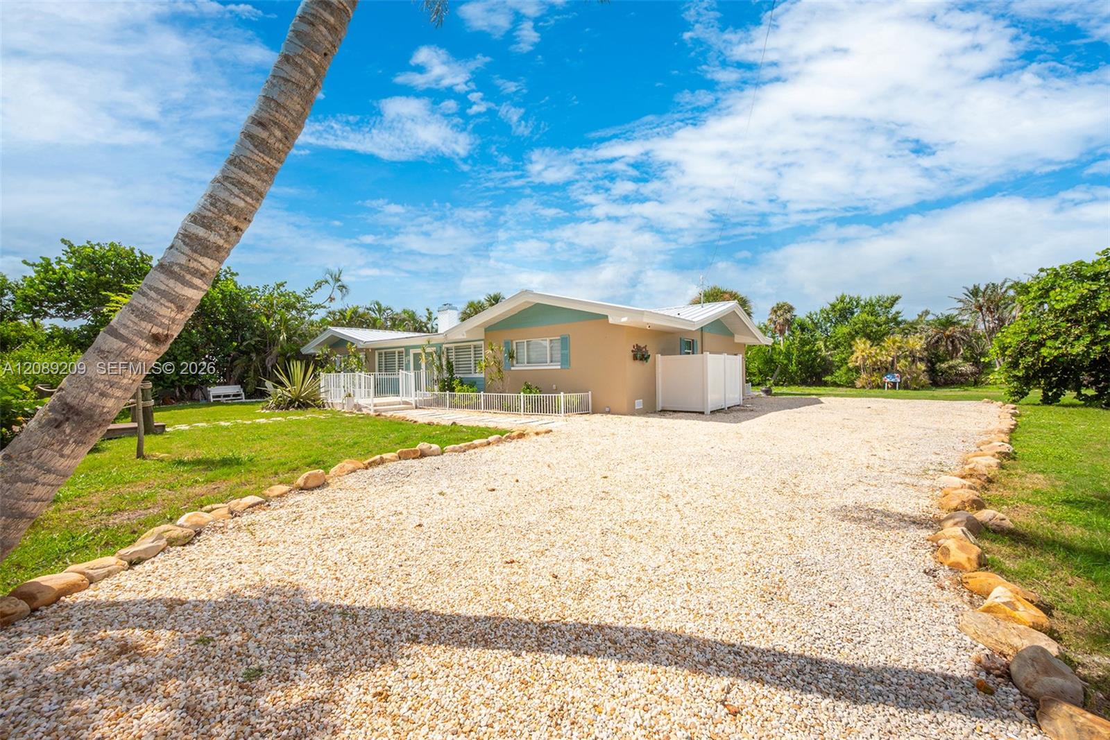 5885 Pine Tree Property Photo 1