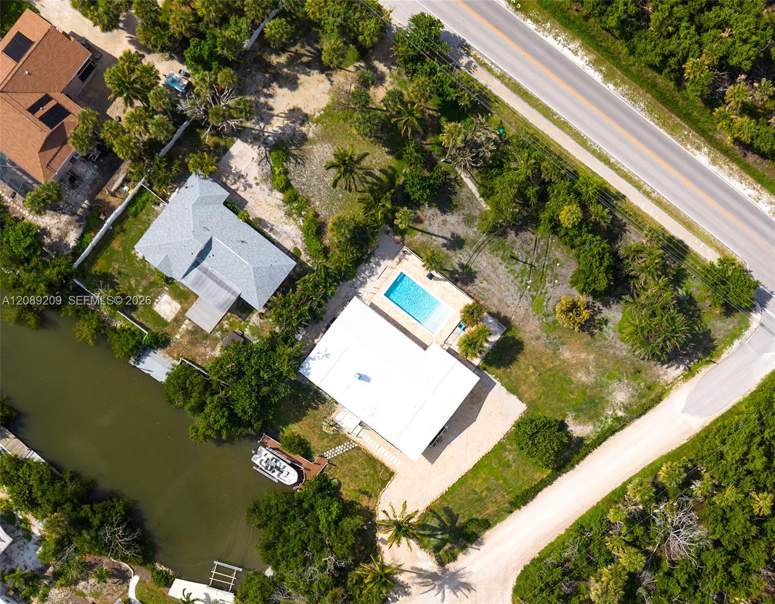 5885 Pine Tree Property Photo 6