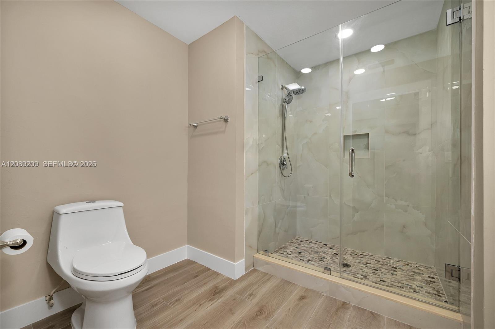 5885 Pine Tree Property Photo 33