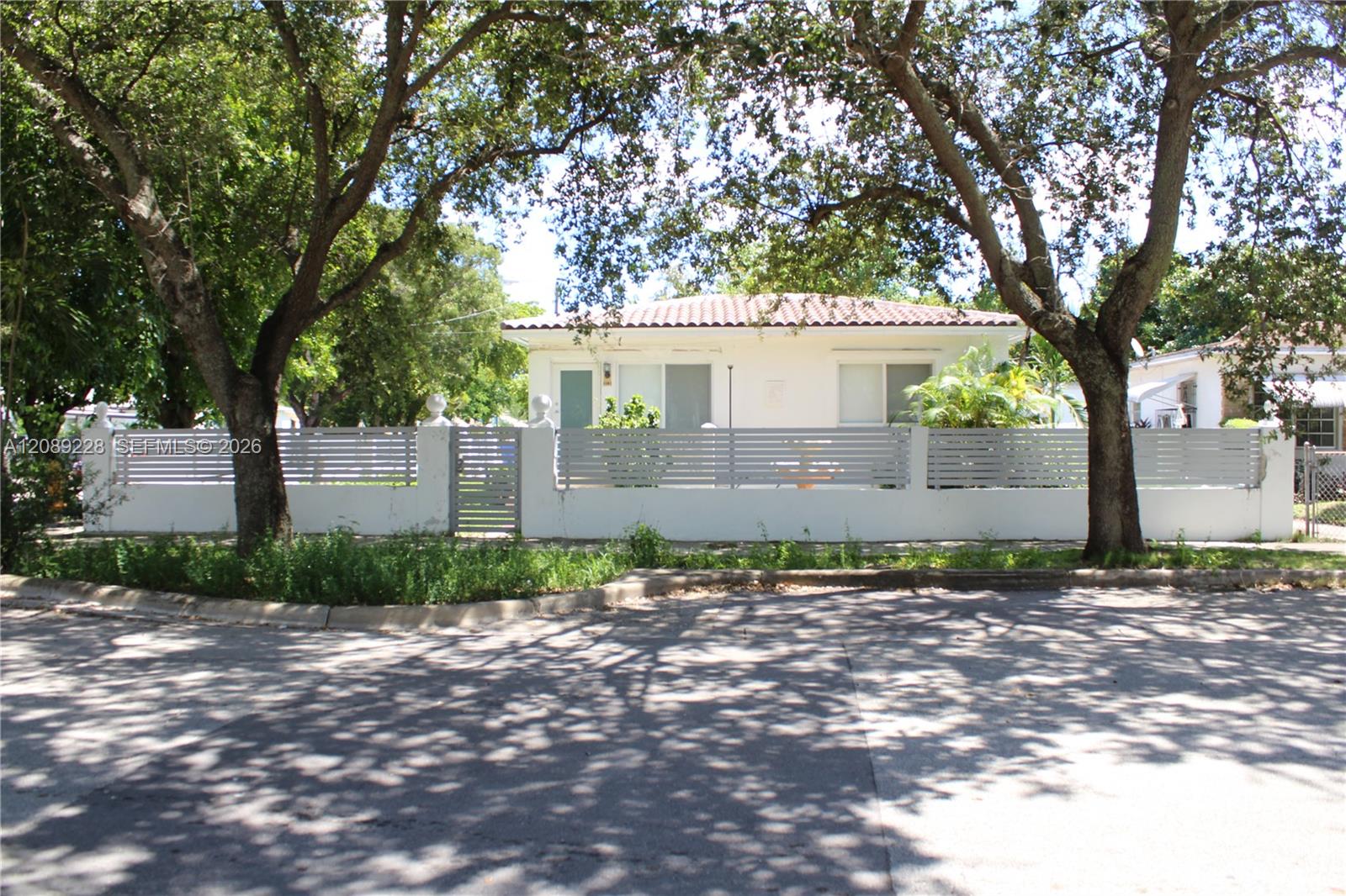4141 Nw 5th Avenue Property Photo 2
