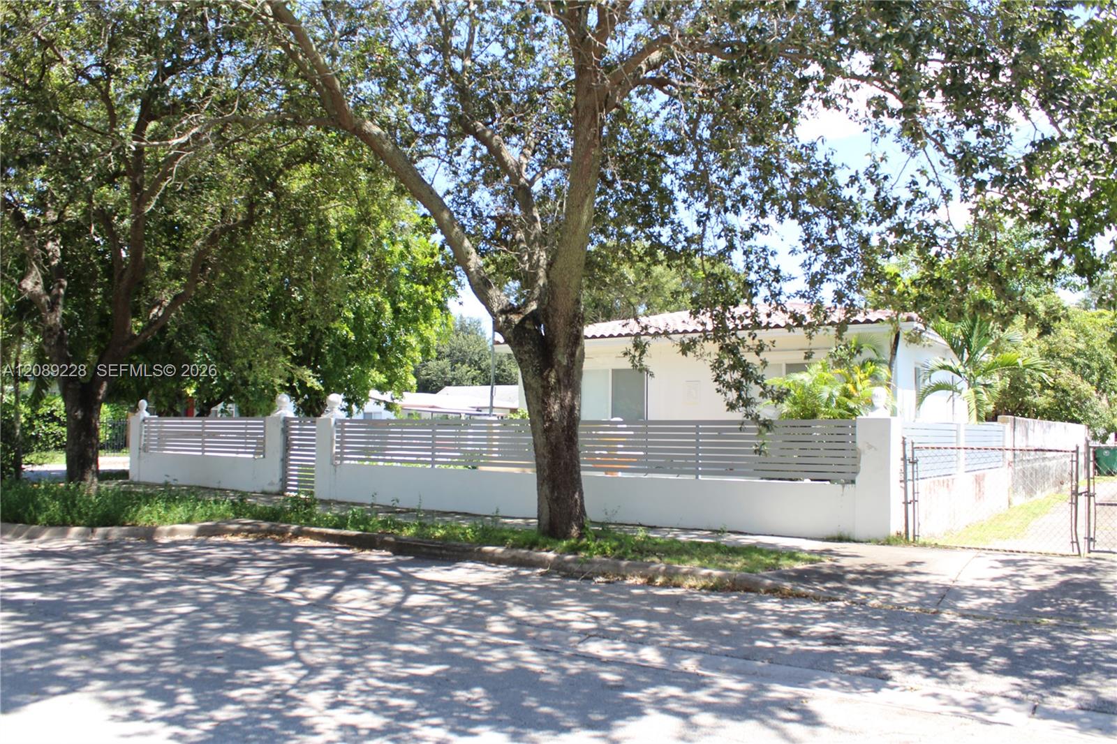4141 Nw 5th Avenue Property Photo 3