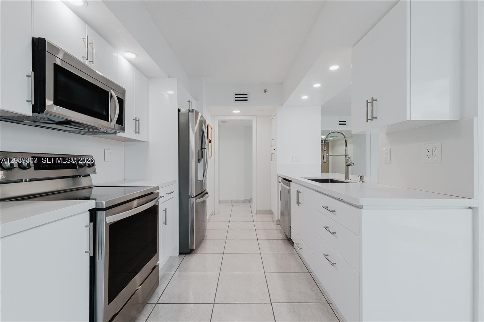 16485 Collins Avenue 338 Property Photo 1