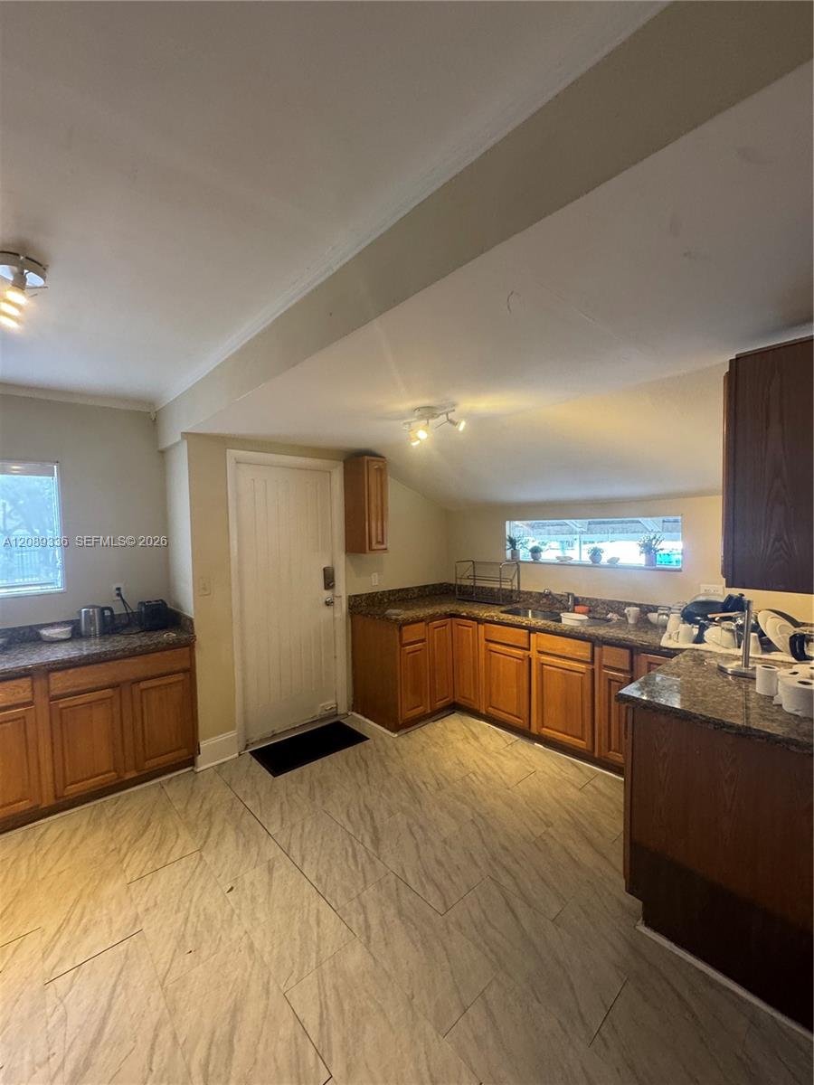 A12089336 Property Photo 18