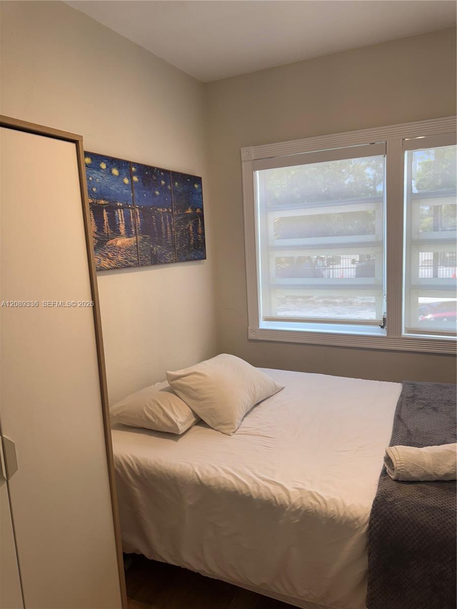 A12089336 Property Photo 33
