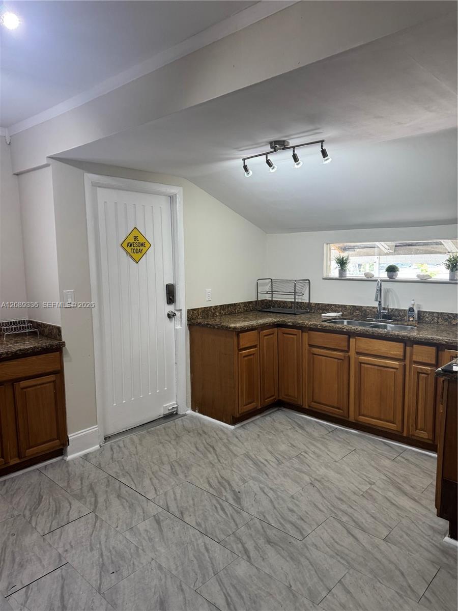 A12089336 Property Photo 35