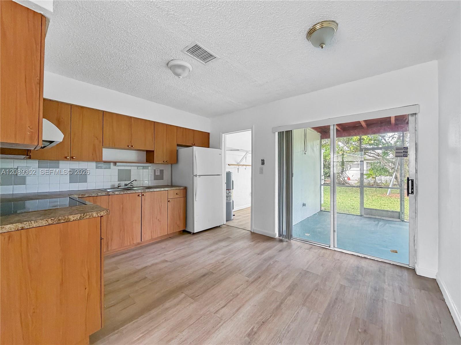 A12089352 Property Photo 6