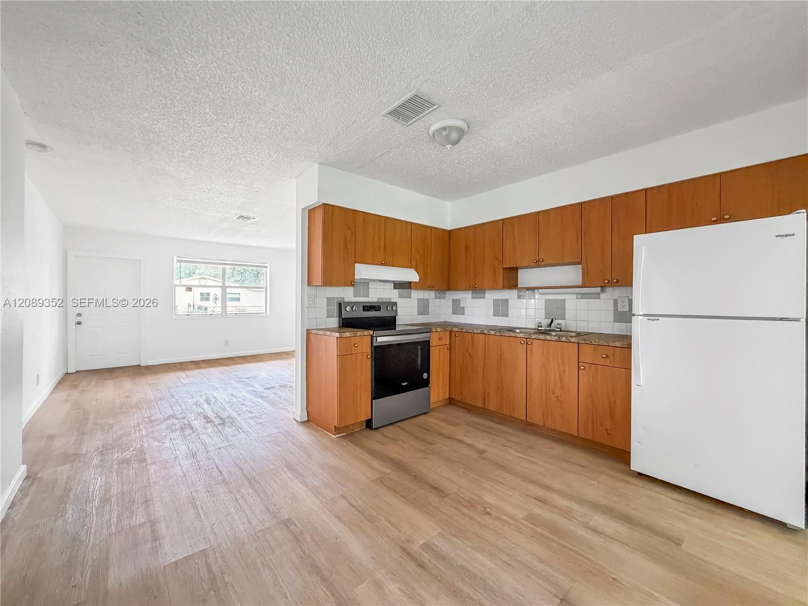 A12089352 Property Photo 7