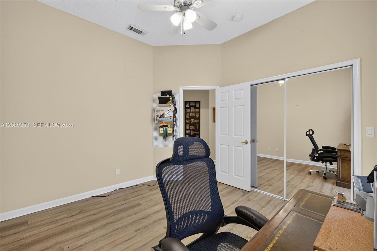 619 Sw Lake Charles Circle Property Photo 32