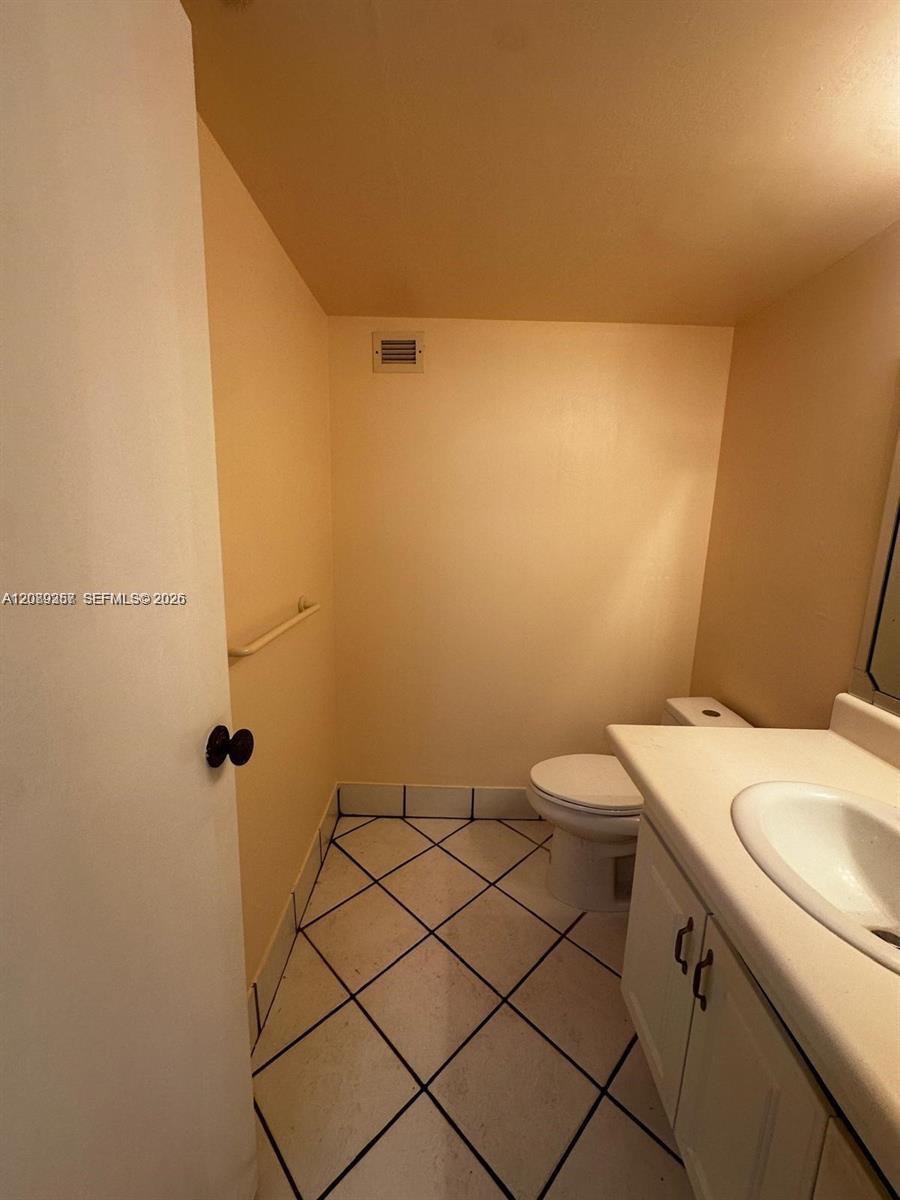 A12089357 Property Photo 16