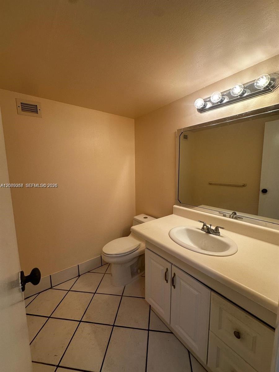 A12089357 Property Photo 17